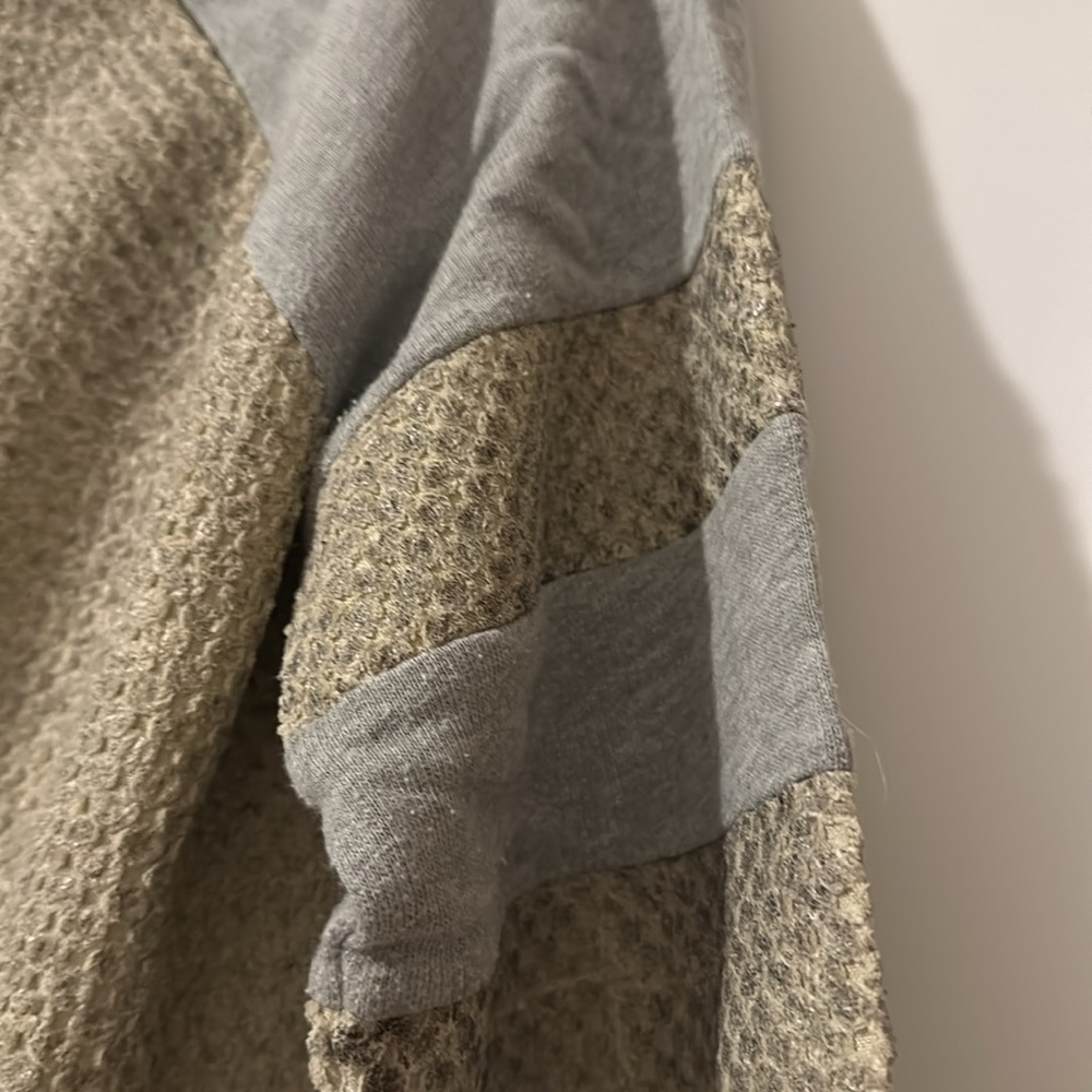 Sweatshirt - Picture 3 of 4